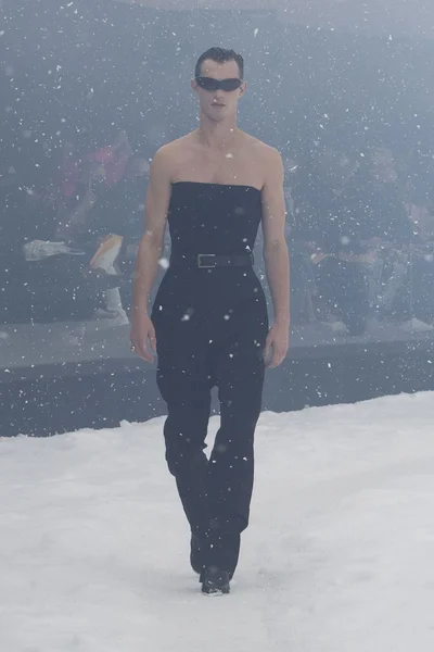 Look 2